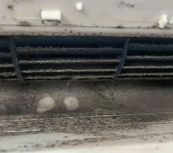 贺兰空调吹的风有股烧焦味是怎么回事